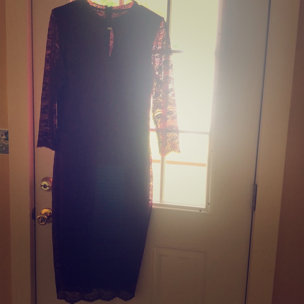 Kenzie Mid Lace Burgundy Dress